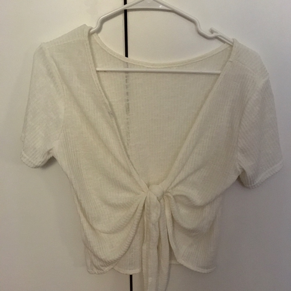 H&M White Open Back Crop Tee 😻